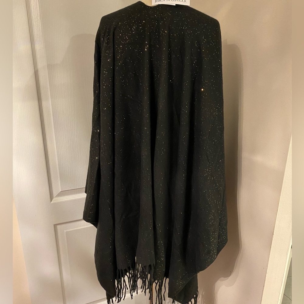Sparkling shawl by Jessica McClintock one size fits all - Picture 4 of 10